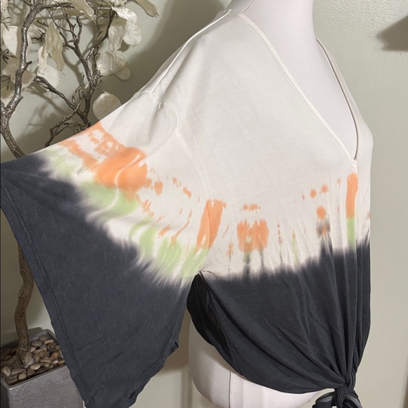 Chrysanthemum Women's Tie-Dye V-Neck Blouse - Picture 4 of 5